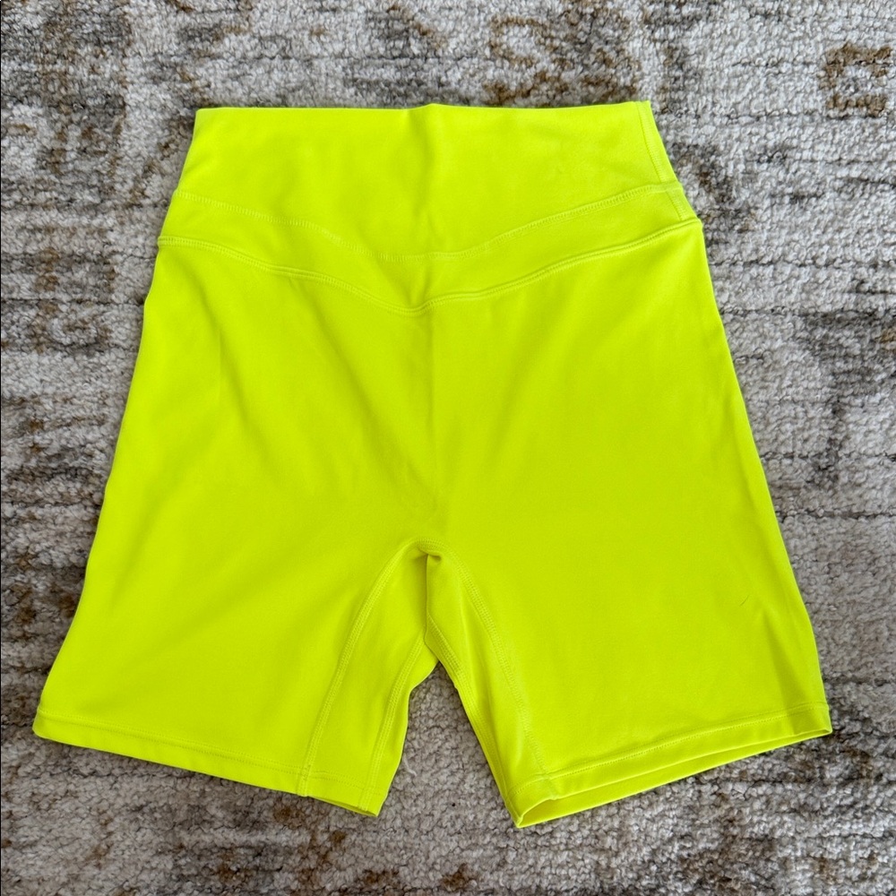 Vitality Pulse Volley Short / Neon Yellow / Small